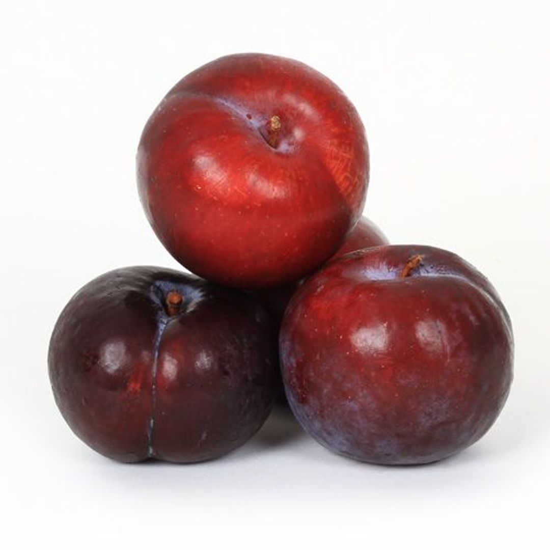 Fresho Plums - Imported, 500 g approx. 5 to 6 nos