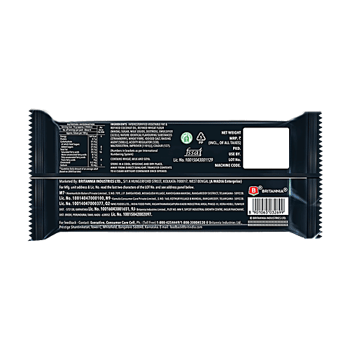 Britannia Treat Rich Creme Strawberry Flavoured Wafers, 2x55 g (Multipack) 