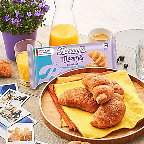 Bauli Moonfils - Vanilla, Centre Filled Puff Rolls, Italian Recipe, Soft & Delicious, 2x50 g Multipack 