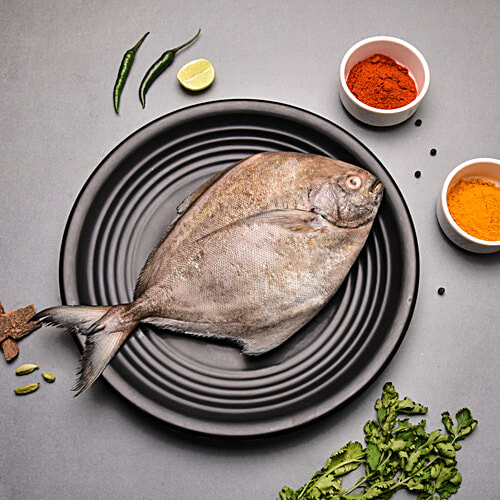 fresho! Pomfret Black Fish (Medium) - Curry Cut/Bengali Cut/Halwa/Kapu Maanji, 900 g  