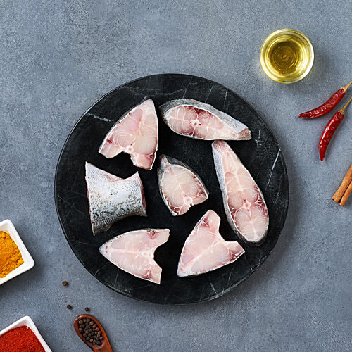 fresho! Pomfret Black Fish (Medium) - Curry Cut/Bengali Cut/Halwa/Kapu Maanji, 900 g  