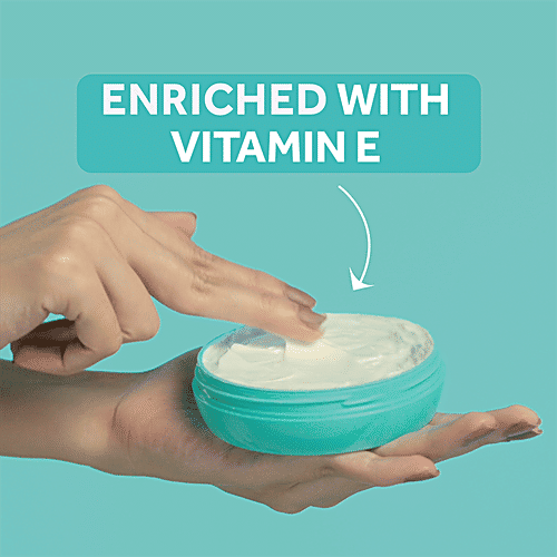 Pond's Light Moisturiser - With Vitamin E & Glycerine, For Non-Oily Fresh Feel, 25 ml  