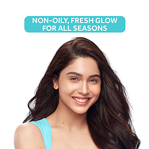 Pond's Light Moisturiser - With Vitamin E & Glycerine, For Non-Oily Fresh Feel, 25 ml  