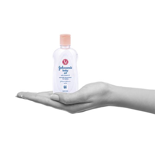 Buy Johnson Johnson Baby Oil With Vitamin E 100 Ml Online At Best Price of  Rs  - bigbasket
