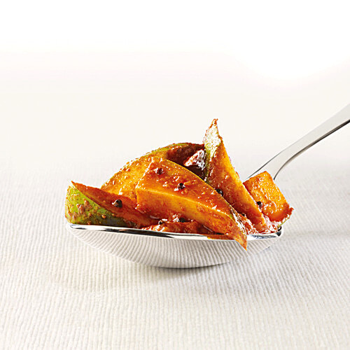 MTR Pickle - Mango Sliced, 300 g Jar 