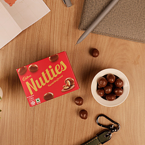 Cadbury Nutties Chocolate Pack, 30 g  Favourites Forever