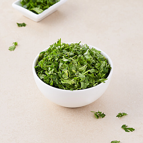 fresho! Coriander Leaves - Chopped, 100 g  CFTRI Nutri-Lock