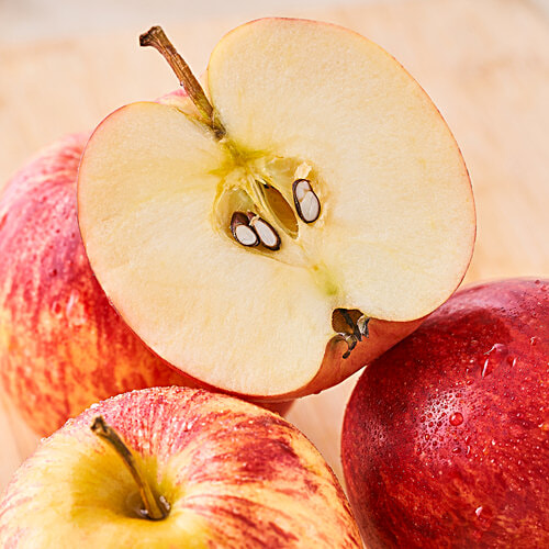 fresho! Apple - Royal Gala, Regular, 4 pcs (Approx .520 g - 600 g) 