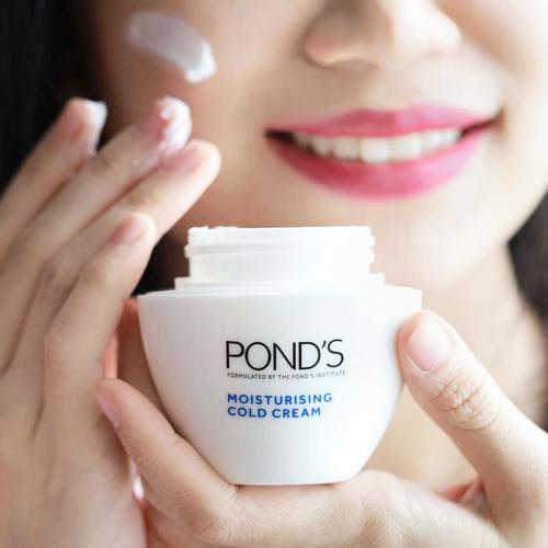 Ponds Cold Cream - For Soft Glowing Skin, Provides Nourishment & Protection, 200 ml  