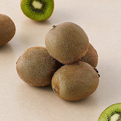 fresho! Kiwi - Small, Green, 3 pcs 60 to 89 g, per piece Highly Nutritious
