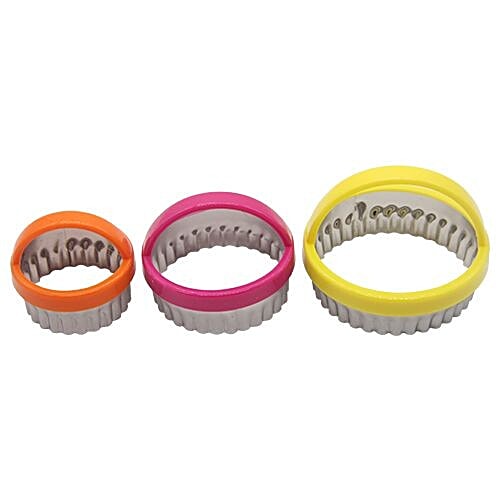 YANGLI Baked Cookie Cutter Set - Scalloped edge, 3 pcs