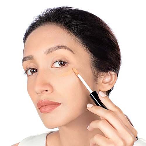 Lakme Liquid Concealer - Absolute White, Intense, 5.4 ml Golden Medium 