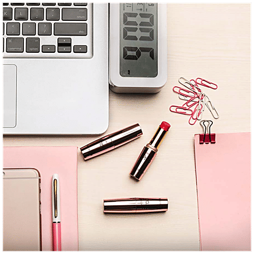Lakme 9 to 5 Primer + Matte Lip Color, 3.6 g Roseate Motive MR5 