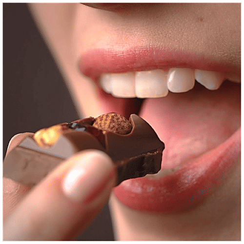 NESTLE Les Recettes de l'Atelier Milk Chocolate - With Raisins, Almonds & Hazelnuts, Rich & Luscious, 100 g  