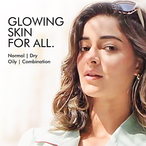 Lakme Blush & Glow Hydrating Strawberry Facewash, With Vitamin C Serum, 150 g  