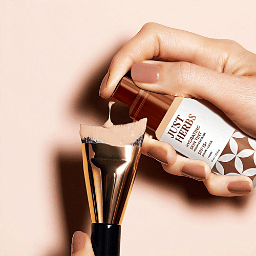 Buy Just Herbs Hydrating Skin Tint Medium Coverage SPF 15 +, With