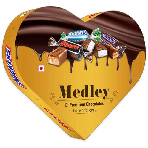 https://www.bigbasket.com/media/uploads/p/l/40189130_1-snickers-medley-assorted-heart-shaped-valentines-day-chocolate-gift-pack.jpg