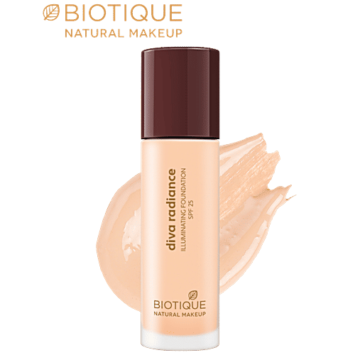 Biotique Natural Makeup Diva Radiance Illuminating Foundation - Creamy Oatmeal, 30 ml  