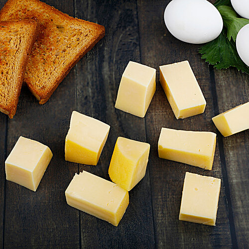 fresho! Signature Goat Cheese - Diced, Honey & Truffle, 100g Box 