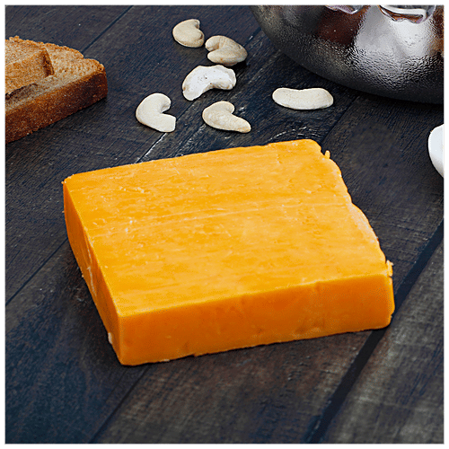 Fresho Signature Smoked Cheese - Black Pepper, Diced, 100 g Box 