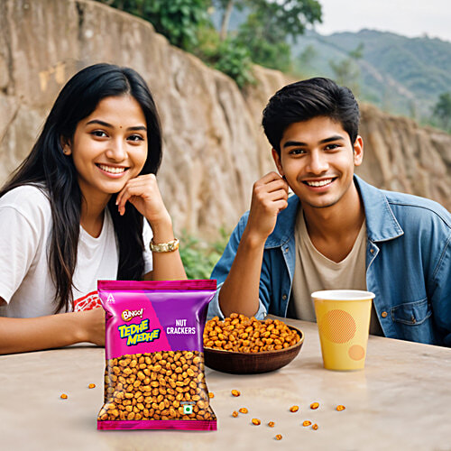 Bingo! Tedhe Medhe Nut Crackers, 180 g  Tasty & Spicy Coated Peanuts