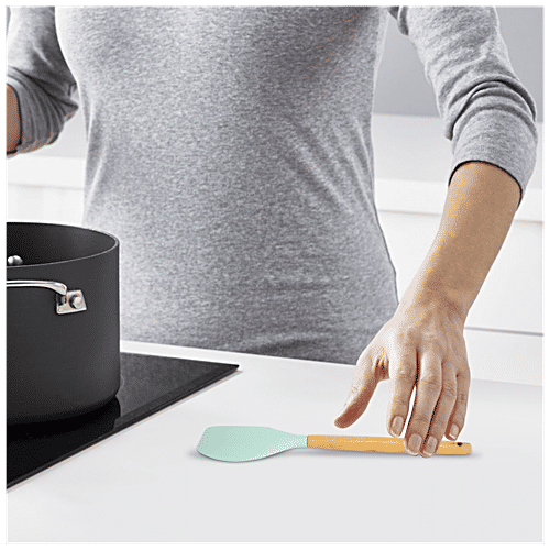 Yongsheng Silicon Spatula - Wooden Handle, Assorted Colour - For Cake Making, 1 pc  