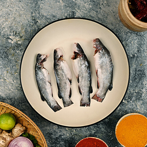 fresho! Tengra Fish Whole Cleaned, 450 g (14-18 pcs) 