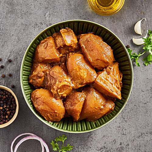 fresho! BBQ Pepper Chicken Cubes - Fresh & Juicy, Marinated, Ready To Cook, 900 g (40-48 pcs 15-20 g each) 