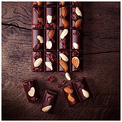 NESTLE Les Recettes de l'Atelier Swiss Chocolate - Cranberries Almonds Bar, 43% Cocoa Dark Noir, Rich & Luscious, 170 g