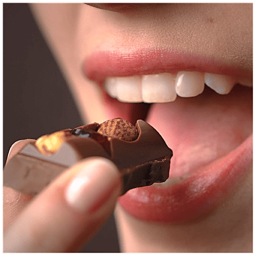 NESTLE Les Recettes de l'Atelier Swiss Chocolate - Cranberries Almonds Bar, 43% Cocoa Dark Noir, Rich & Luscious, 170 g