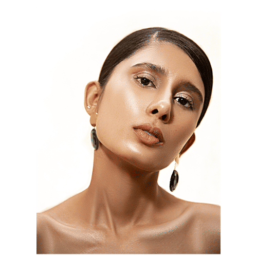 Sugar Cosmetics Bling Leader Illuminating Moisturizer - Cool Pink With A Pearl Finish, 25 g 02 Pink Trippin' 