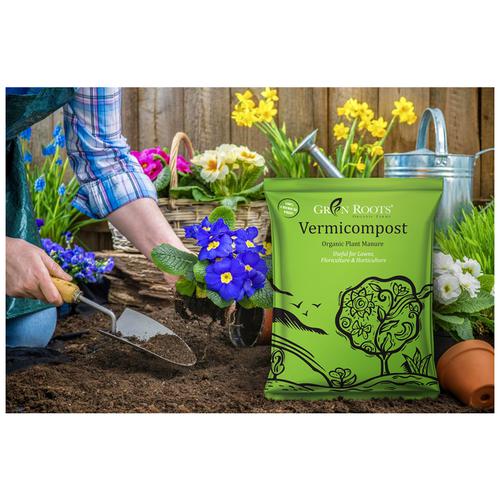 Green Roots Vermicompost - Organic Plant Manure, Fertiliser, For Lawns & Home Gardening, Chemical Free, 900 g  