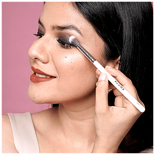 Buy PLUME Fluffy Eyeshadow Blending Brush Big, For Flawless Makeup Application Online at Best