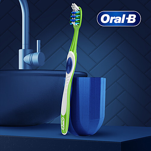 Oral-B Criss Cross Toothbrush - Soft, Anti-Plaque, Removes Up To 90% Germs, Family Pack, 4 pcs  