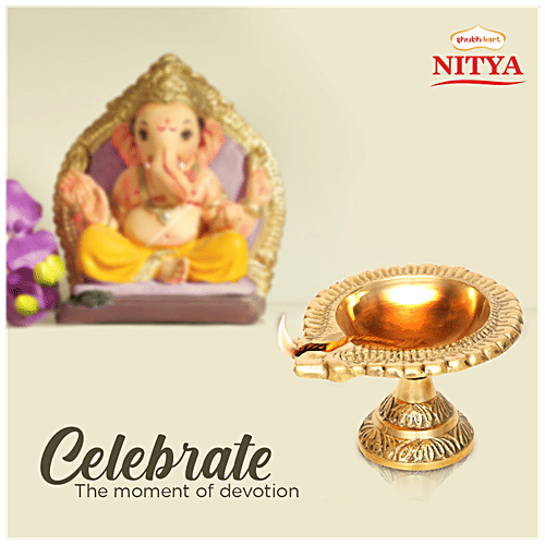 Shubhkart Nitya Paan Brass Diya With Stand - Small, Durable & Sturdy, 1 pc