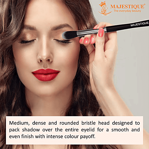 Buy MAJESTIQUE Dome Shader Brush Soft Bristles, For Eye Shadow