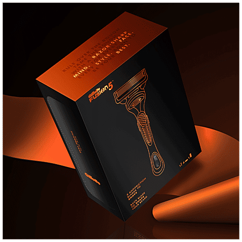 Gillette Fusion5 Premium Gift Set for Men - With 1 Manual Handle, 4 Cartridges & 1 Travel Case, 6 pcs  