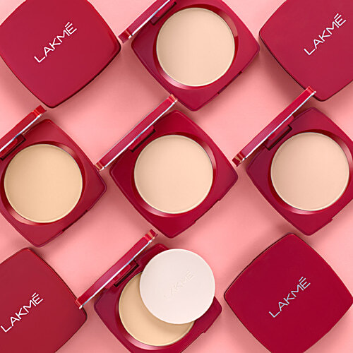 Lakme Forever Matte Compact, 9 g Natural Beige Smooth Finish, Lasts for 12 Hours, Even Toned Look