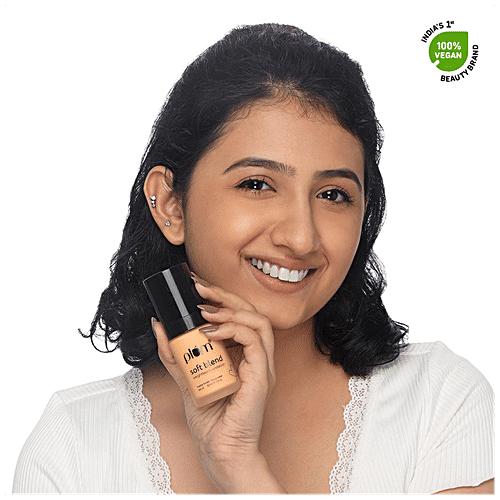 Plum Soft Blend Weightless Foundation - With Hyaluronic Acid, Matte Finish, Long Wear, 30 ml Pinched Blush - 115P 