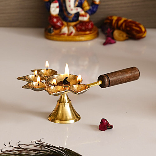 eCraftIndia Brass Panchdeep Diya For 5 Cotton Wicks With Wooden Holder, 1 pc  