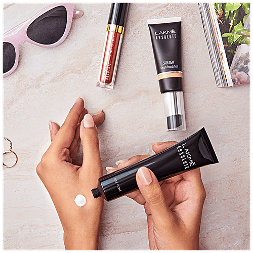 Lakme Showstopper Collection Glitterati Glow Primer, 30 g Lightweight, Easy to Blend, Long-Stay