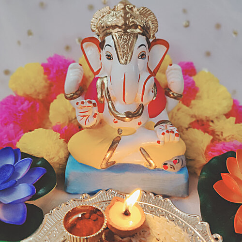 House of Festivals Ganpati Clay Murti/Ganesha Idol - Eco-Friendly, 15 cm, HOF-GI-Hyd-6-1, 1 pc