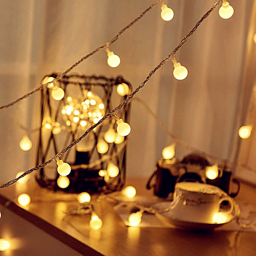 Desidiya 16 Snowball LED Curtain String Window Lights, 1 pc