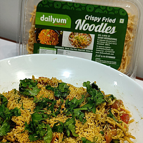 Dailyum Crispy Fried Noodles - For Chinese Bhel, Soups & Sizzlers, 200 g