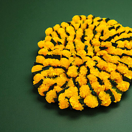 House of Festivals Toran/Mala/Bandhanwar/Bandarwal Marigold - Lemon Yellow Flowers & Green Leaves, 138 cm, 2 pcs  