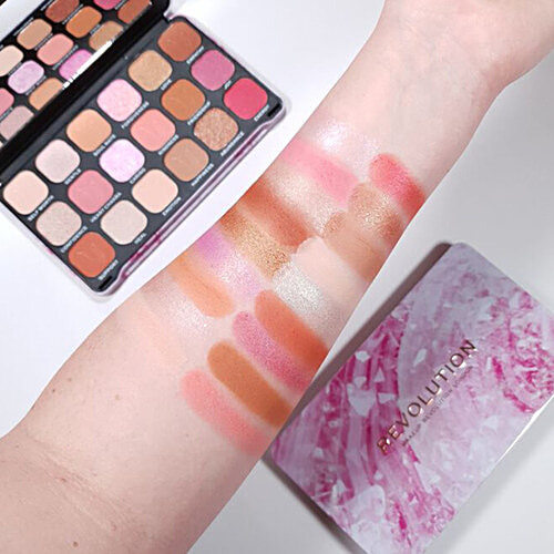 Makeup Revolution Crystal Aura Forever Flawless Shadow Palette, 19.8 g Rose Quartz