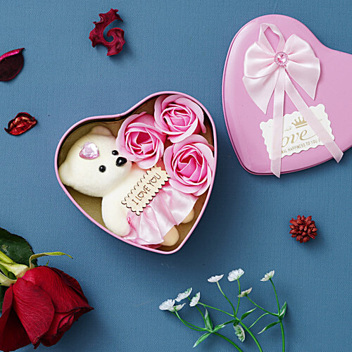eCraftIndia Valentines Day Pink Heart Shaped Gift Box - With 3 Pink Roses, Teddy Bear & A Card, 1 pc