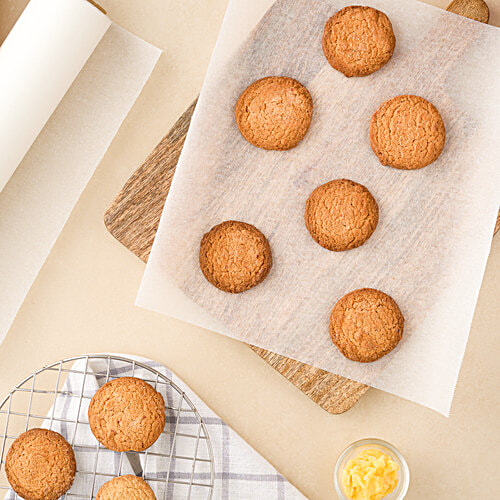 bb home Baking Paper - Grease Proof Food Grade Paper, 20 m Mono Carton Food Grade 100% Virgin Paper, Non-Stick & Grease Proof, Microwave & Oven Safe