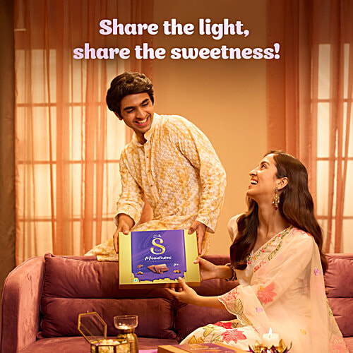 Cadbury Dairy Milk Silk Miniatures Premium Assorted Chocolate Gift Pack, 90 g (9 x 10 g) 3 Delectable Flavours, Premium Chocolate Collection, Perfect for Gifting on Special Occasions