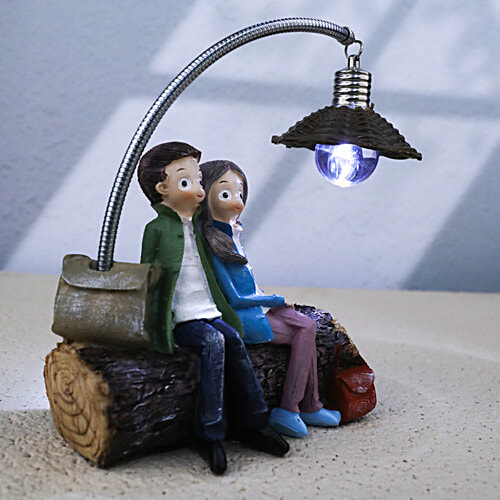 DP Couple Under Light Figurine, 1 pc  
